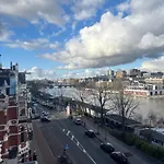 Lovely small apartment in \'De Pijp\'