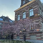 Lovely small apartment in \'De Pijp\'